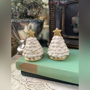 Vintage white gold ceramic stonewr salt & pepper shakers trees holiday Christmas